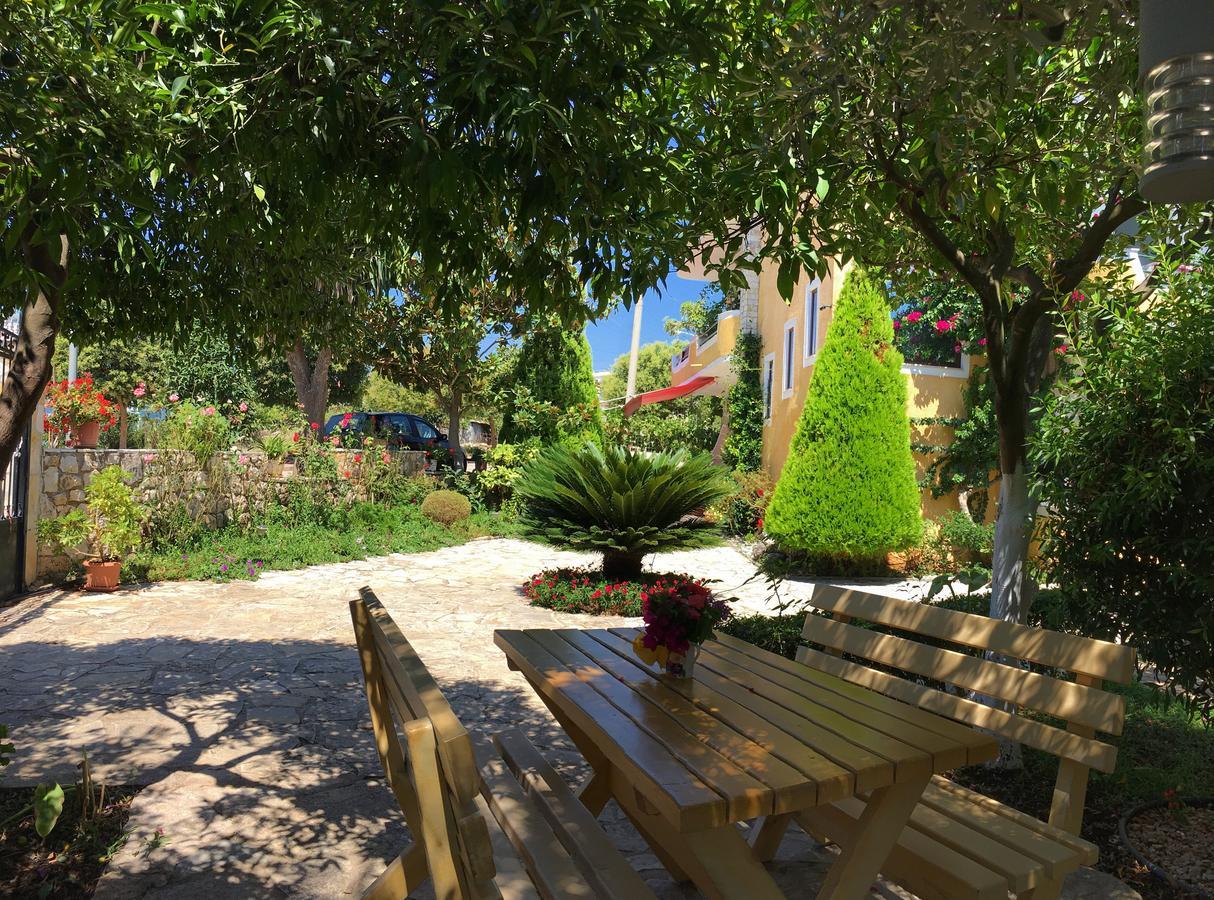 Flower Garden Villa Ksamil Exterior photo